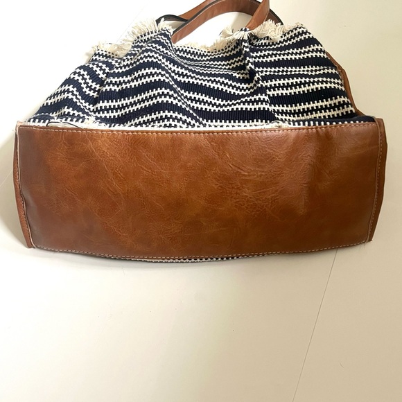 🍭3/$15 Sandra Roberts navy blue & white striped fringe large tote handbag - Picture 7 of 14